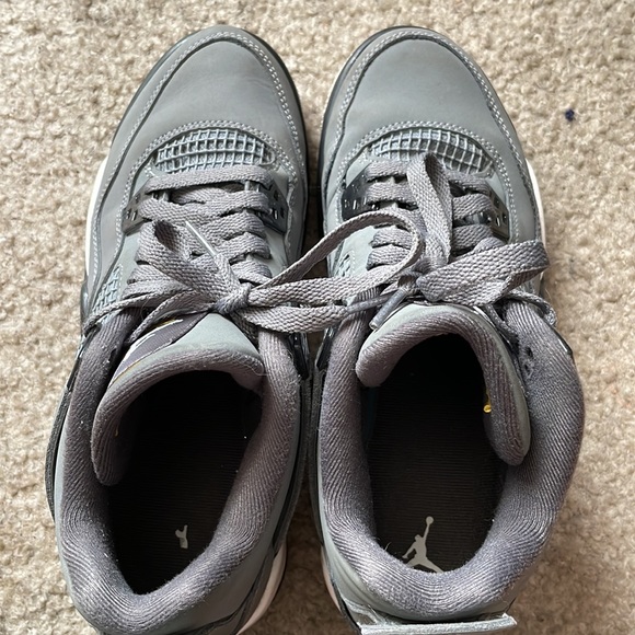 Jordan 4s Retro “Cool Grey’s” 2019. Size 7Y. Color: Grey. - Picture 5 of 5